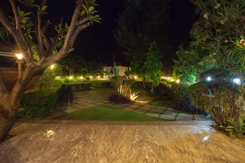 Anandvan Holiday Homes, Wai エクステリア 写真