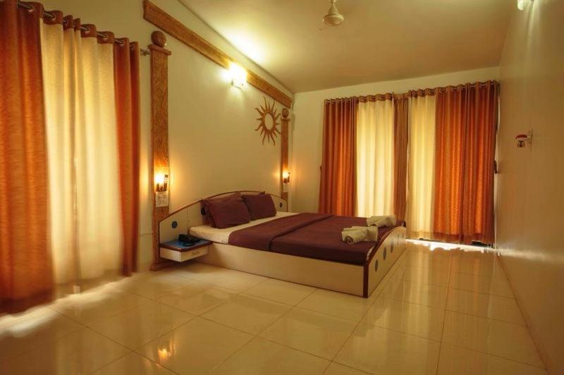 Anandvan Holiday Homes, Wai エクステリア 写真